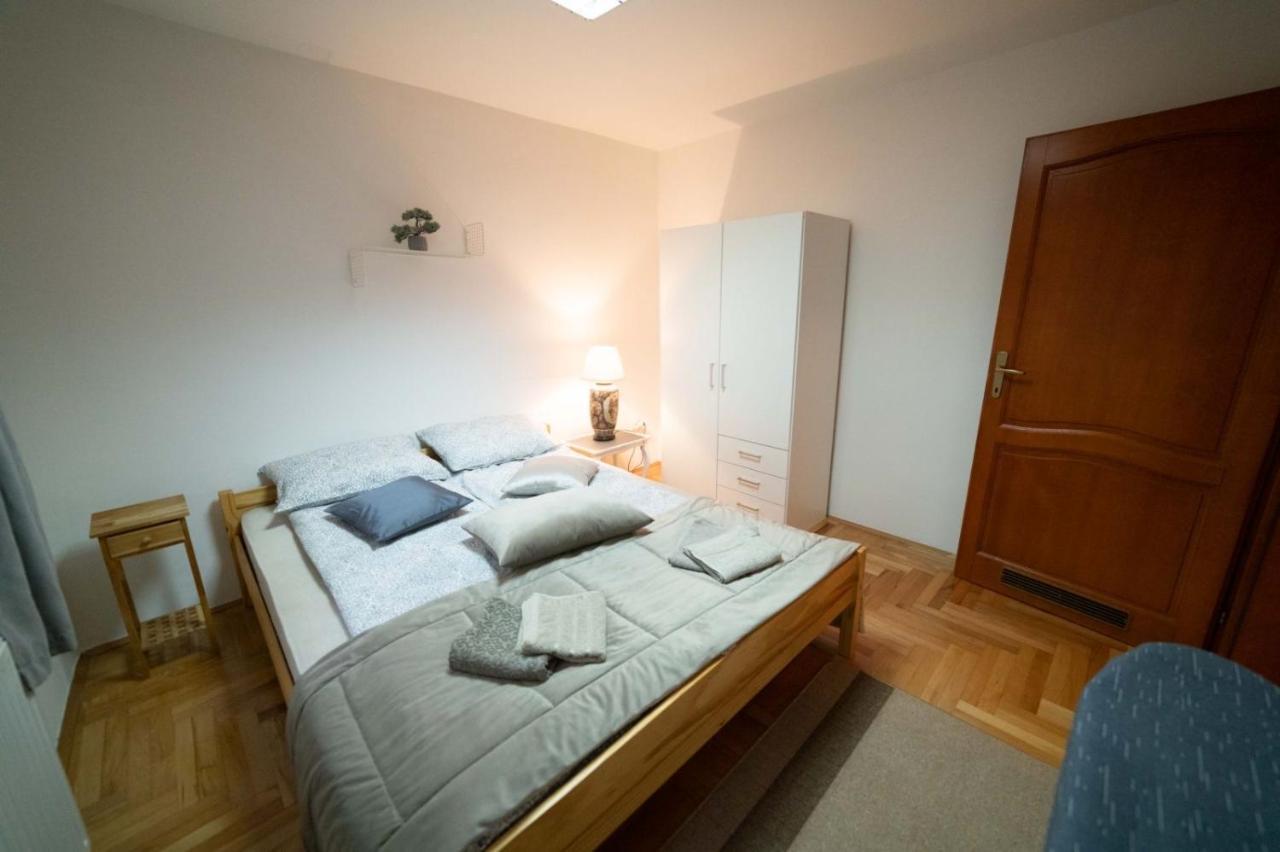 Apartman Yellow House SJJ Exterior foto